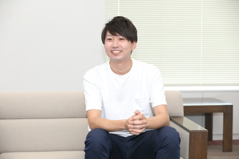 マーケティング本部 マーケティング企画部 マーケティング企画2Gの梅原卓郎