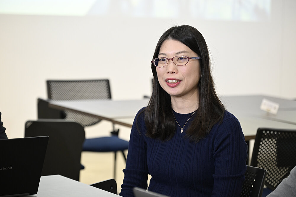 「このプロジェクトの裏テーマは、社内外の皆さんから『KDDIの法人営業ってかっこいい!』
『KDDIの営業組織で働きたい!』と思ってもらえる組織をつくることです」と熱く語る森