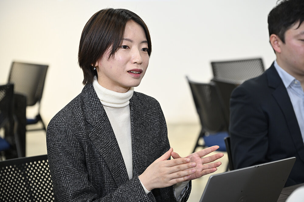 「検討を進める中で、営業現場の方から『まさにこういうツールが欲しかった!』という声をいただくことも。所属する部署やクライアント業界が異なる皆さんのあらゆる要望に応えられる、柔軟なインターフェースを作っていかなければと感じています」と語る高野