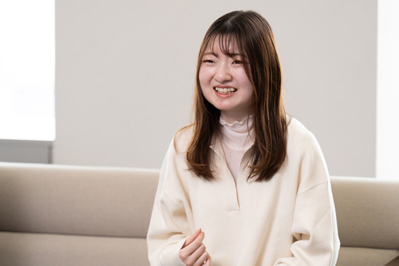 事業企画本部 マーケティング部 菅井 麻矢
